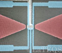 Example of a two-layer gate strucuture defining a hole quantum dotvin a Ge / SiGe heterostructure. 